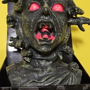 Animated Medusa Bust